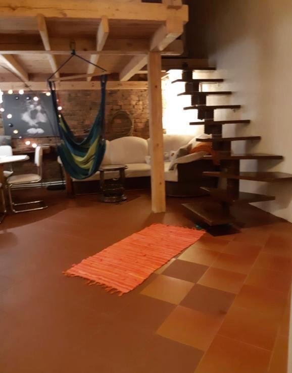 2 Story Studio Apartment Free Parking Included Рига Екстериор снимка